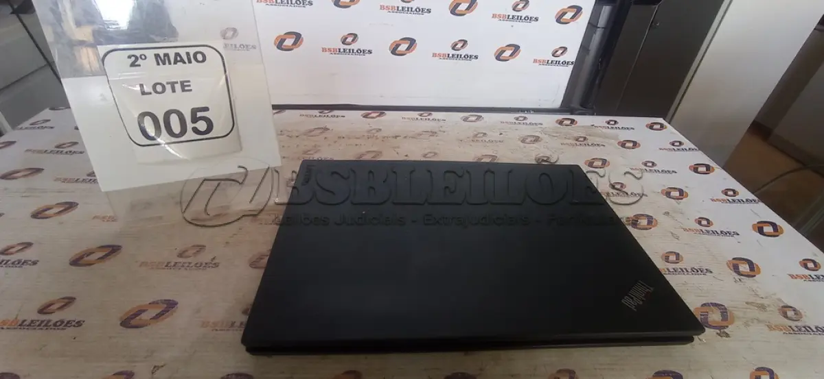 LOTE 005 - 01 NOTEBOOK SERIE THINKPAD MARCA LENOVO SEM FONTE. (NO ESTADO) ATENÇÃO! FAZER A VISITAÇÃO ANTES DE ARREMATAR, NÃO SABEMOS SE FUNCIONA, LEILÃO NÃO TEM GARANTIA E NEM DEVOLUÇÃO, SUJEITO A POSSÍVEIS AVARIAS VISÍVEIS/OCULTAS E/OU AUSÊNCIA DE COMPONENTES.