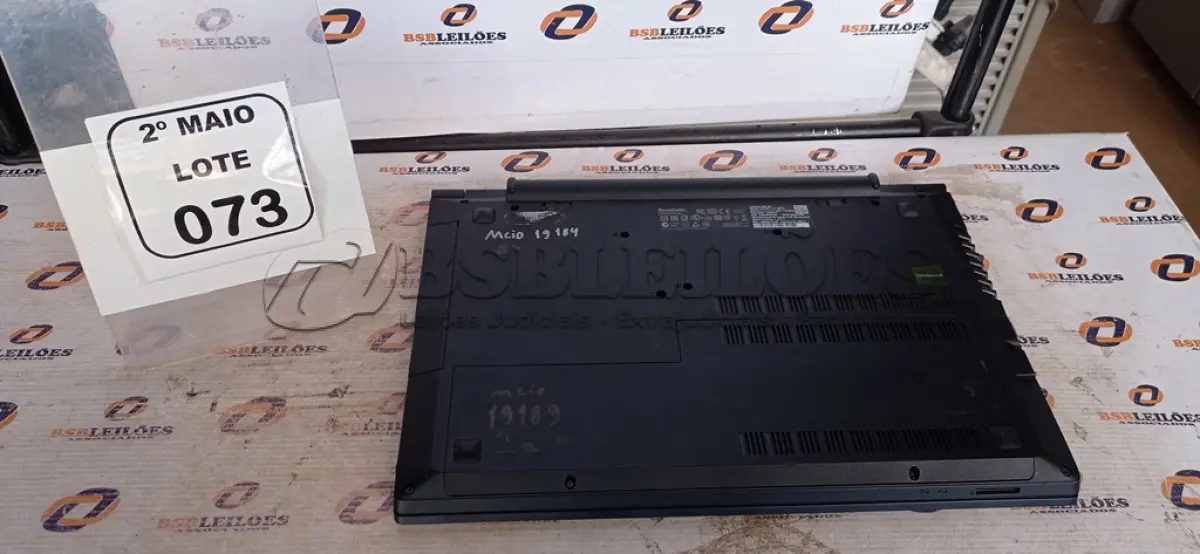 LOTE 073 - 01 NOTEBOOK MARCA LENOVO SEM FONTE. (NO ESTADO) ATENÇÃO! FAZER A VISITAÇÃO ANTES DE ARREMATAR, NÃO SABEMOS SE FUNCIONA, LEILÃO NÃO TEM GARANTIA E NEM DEVOLUÇÃO, SUJEITO A POSSÍVEIS AVARIAS VISÍVEIS/OCULTAS E/OU AUSÊNCIA DE COMPONENTES.