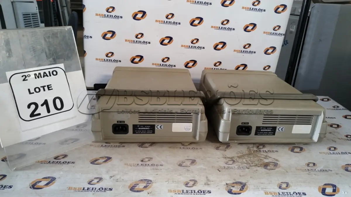LOTE 210 - 02 MULTÍMETROS DIGITAL DE BANCADA MODELO MDM-8145 MARCA MINIPA. (NO ESTADO) ATENÇÃO! FAZER A VISITAÇÃO ANTES DE ARREMATAR, NÃO SABEMOS SE FUNCIONA, LEILÃO NÃO TEM GARANTIA E NEM DEVOLUÇÃO, SUJEITO A POSSÍVEIS AVARIAS VISÍVEIS/OCULTAS E/OU AUSÊNCIA DE COMPONENTES.