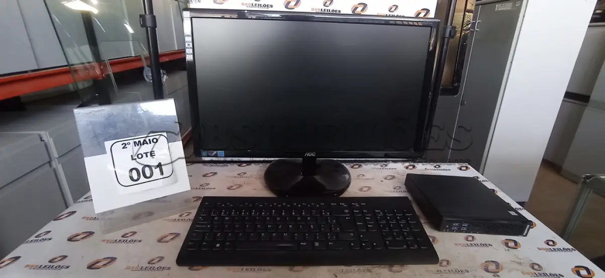 LOTE 001 - 01 MINI PC MARCA POSITIVO, 01 MONITOR MARCA AOC E 01 TECLADO MARCA LENOVO. (NO ESTADO) ATENÇÃO! FAZER A VISITAÇÃO ANTES DE ARREMATAR, NÃO SABEMOS SE FUNCIONA, LEILÃO NÃO TEM GARANTIA E NEM DEVOLUÇÃO, SUJEITO A POSSÍVEIS AVARIAS VISÍVEIS/OCULTAS E/OU AUSÊNCIA DE COMPONENTES.