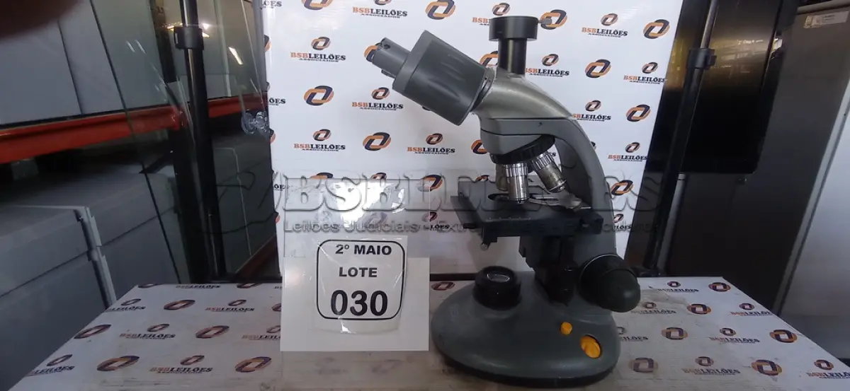 LOTE 030 - 01 MICROSCÓPIO MODELO BIO3 SSI-LED MARCA BEL. (NO ESTADO) ATENÇÃO! FAZER A VISITAÇÃO ANTES DE ARREMATAR, NÃO SABEMOS SE FUNCIONA, LEILÃO NÃO TEM GARANTIA E NEM DEVOLUÇÃO, SUJEITO A POSSÍVEIS AVARIAS VISÍVEIS/OCULTAS E/OU AUSÊNCIA DE COMPONENTES.