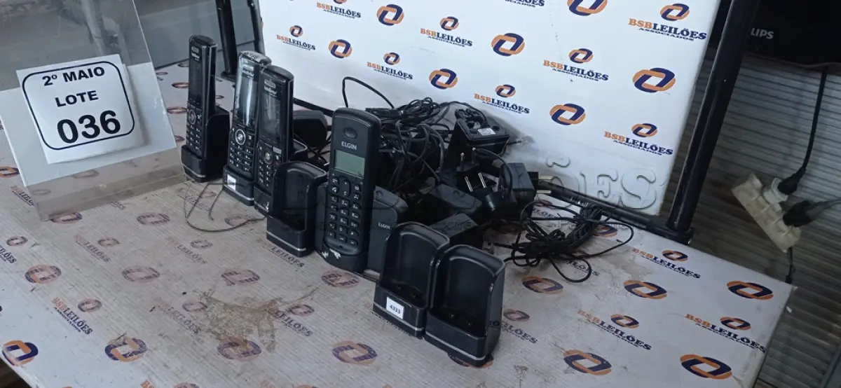 LOTE 036 - 01 LOTE COM VÁRIOS APARELHOS TELEFÔNICOS. (NO ESTADO) ATENÇÃO! FAZER A VISITAÇÃO ANTES DE ARREMATAR, NÃO SABEMOS SE FUNCIONA, LEILÃO NÃO TEM GARANTIA E NEM DEVOLUÇÃO, SUJEITO A POSSÍVEIS AVARIAS VISÍVEIS/OCULTAS E/OU AUSÊNCIA DE COMPONENTES.