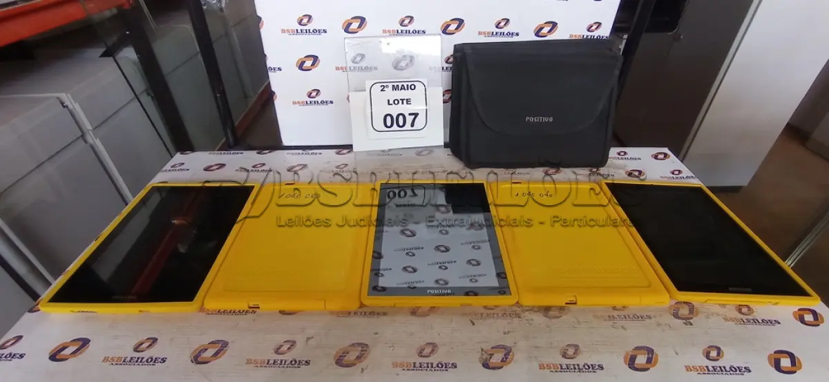 LOTE 007 - 05 TABLETS MARCA POSITIVO. (NO ESTADO) ATENÇÃO! FAZER A VISITAÇÃO ANTES DE ARREMATAR, NÃO SABEMOS SE FUNCIONA, LEILÃO NÃO TEM GARANTIA E NEM DEVOLUÇÃO, SUJEITO A POSSÍVEIS AVARIAS VISÍVEIS/OCULTAS E/OU AUSÊNCIA DE COMPONENTES.