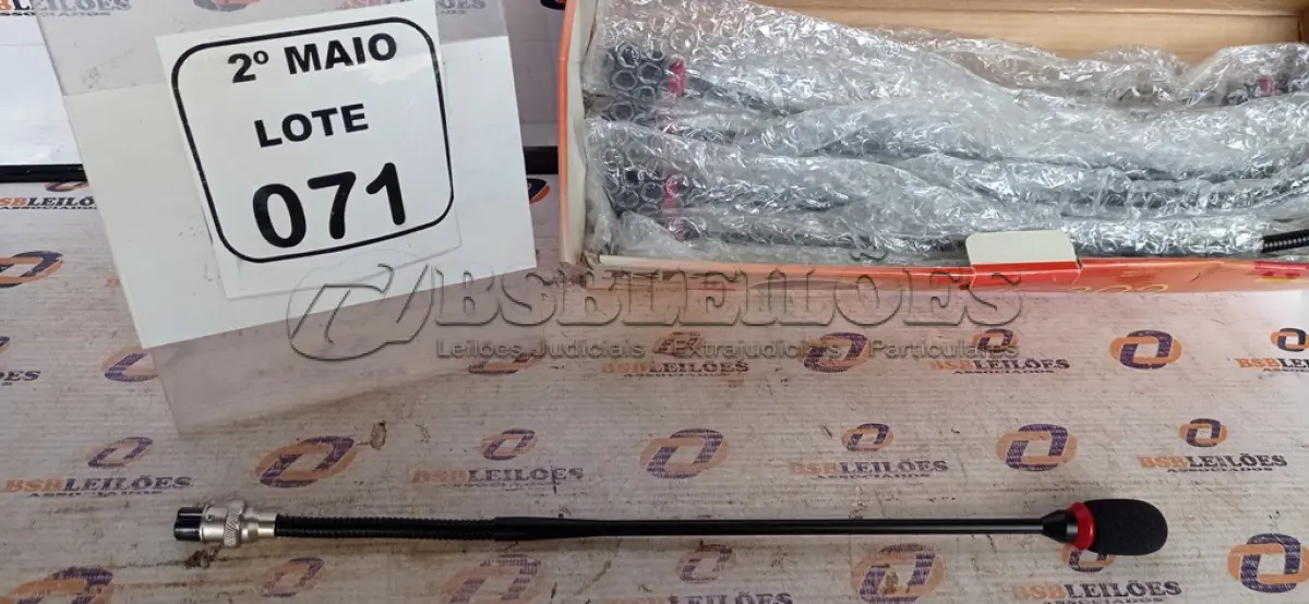 LOTE 071 - 10 HASTES DE MICROFONE DE MESA SEM BASE MARCA TSI. (NO ESTADO) ATENÇÃO! FAZER A VISITAÇÃO ANTES DE ARREMATAR, NÃO SABEMOS SE FUNCIONA, LEILÃO NÃO TEM GARANTIA E NEM DEVOLUÇÃO, SUJEITO A POSSÍVEIS AVARIAS VISÍVEIS/OCULTAS E/OU AUSÊNCIA DE COMPONENTES.
