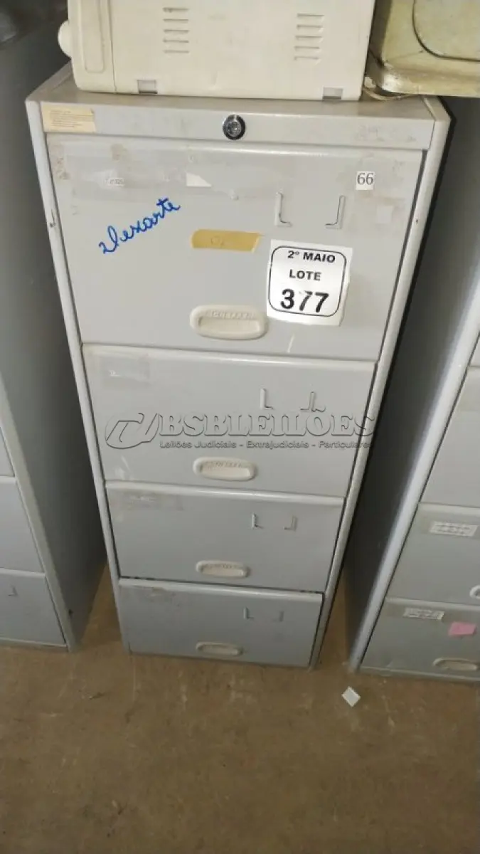 LOTE 377 - 01 ARQUIVO DE AÇO COM 04 GAVETAS. (NO ESTADO) ATENÇÃO! FAZER A VISITAÇÃO ANTES DE ARREMATAR, NÃO SABEMOS SE FUNCIONA, LEILÃO NÃO TEM GARANTIA E NEM DEVOLUÇÃO, SUJEITO A POSSÍVEIS AVARIAS VISÍVEIS/OCULTAS E/OU AUSÊNCIA DE COMPONENTES.