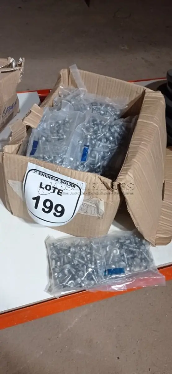 LOTE 199 - 01 CAIXA COM PARAFUSOS SEXTAVADOS AUTO BROCANTE 5.5X25. (NO ESTADO) ATENÇÃO! FAZER A VISITAÇÃO ANTES DE ARREMATAR, NÃO SABEMOS SE FUNCIONA, LEILÃO NÃO TEM GARANTIA E NEM DEVOLUÇÃO, SUJEITO A POSSÍVEIS AVARIAS VISÍVEIS/OCULTAS E/OU AUSÊNCIA DE COMPONENTES.