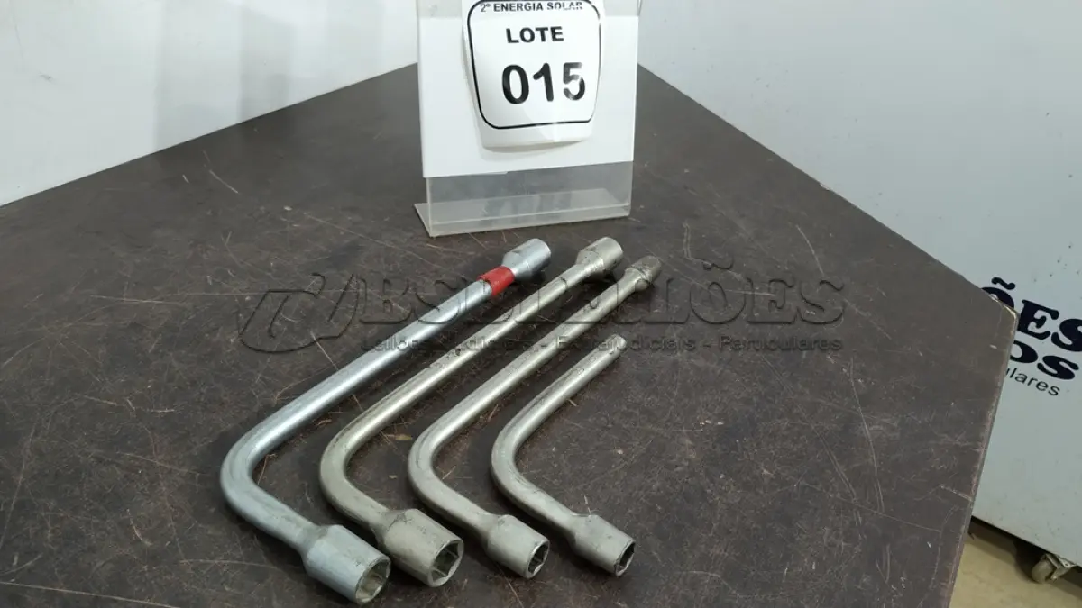 LOTE 015 - 04 CHAVES L Nº13 E 15. (NO ESTADO) ATENÇÃO! FAZER A VISITAÇÃO ANTES DE ARREMATAR, NÃO SABEMOS SE FUNCIONA, LEILÃO NÃO TEM GARANTIA E NEM DEVOLUÇÃO, SUJEITO A POSSÍVEIS AVARIAS VISÍVEIS/OCULTAS E/OU AUSÊNCIA DE COMPONENTES.