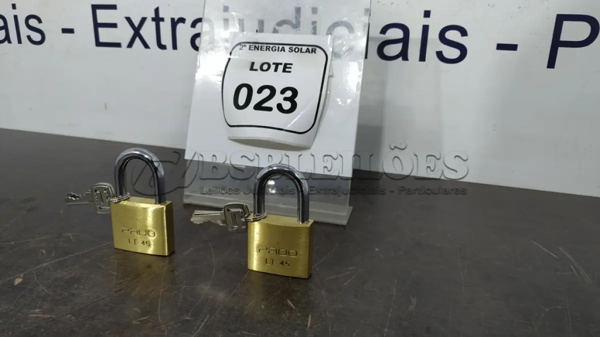 LOTE 023 - 02 CADEADOS DE LATÃO PADO 45MM. (NO ESTADO) ATENÇÃO! FAZER A VISITAÇÃO ANTES DE ARREMATAR, NÃO SABEMOS SE FUNCIONA, LEILÃO NÃO TEM GARANTIA E NEM DEVOLUÇÃO, SUJEITO A POSSÍVEIS AVARIAS VISÍVEIS/OCULTAS E/OU AUSÊNCIA DE COMPONENTES.