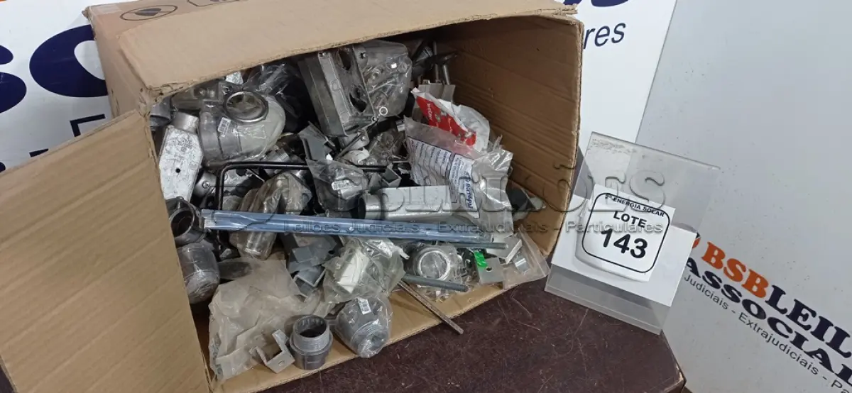LOTE 143 - 01 LOTE COM MATERIAIS DIVERSOS EM ALUMÍNIO. (NO ESTADO) ATENÇÃO! FAZER A VISITAÇÃO ANTES DE ARREMATAR, NÃO SABEMOS SE FUNCIONA, LEILÃO NÃO TEM GARANTIA E NEM DEVOLUÇÃO, SUJEITO A POSSÍVEIS AVARIAS VISÍVEIS/OCULTAS E/OU AUSÊNCIA DE COMPONENTES.