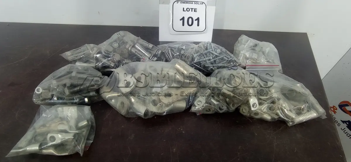 LOTE 101 - 01 LOTE COM PARAFUSOS, TERMINAIS PARA CABOS, E PARABOLTS TAMANHOS DIVERSOS. (NO ESTADO) ATENÇÃO! FAZER A VISITAÇÃO ANTES DE ARREMATAR, NÃO SABEMOS SE FUNCIONA, LEILÃO NÃO TEM GARANTIA E NEM DEVOLUÇÃO, SUJEITO A POSSÍVEIS AVARIAS VISÍVEIS/OCULTAS E/OU AUSÊNCIA DE COMPONENTES.
