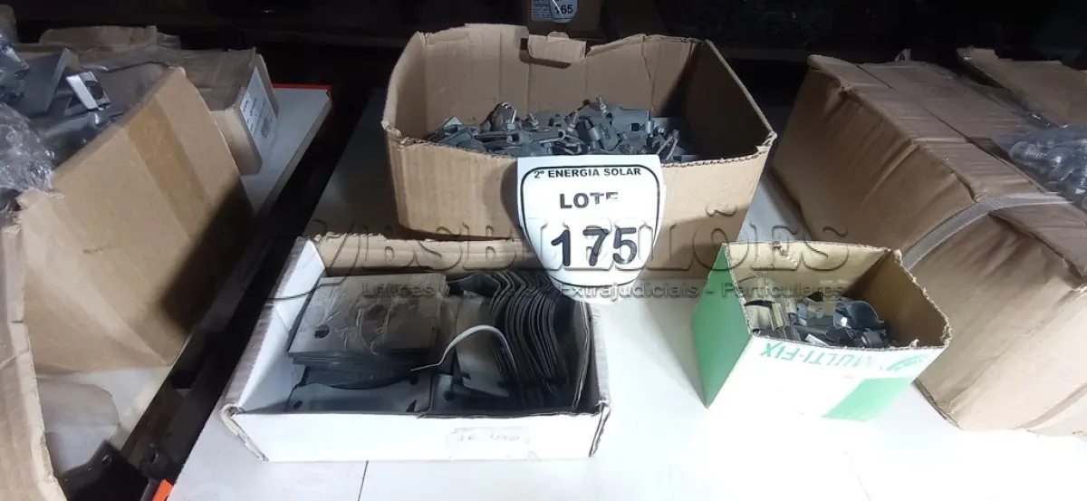 LOTE 175 - 01 LOTE COM GRAMPOS DE FIXAÇÃO. (NO ESTADO) ATENÇÃO! FAZER A VISITAÇÃO ANTES DE ARREMATAR, NÃO SABEMOS SE FUNCIONA, LEILÃO NÃO TEM GARANTIA E NEM DEVOLUÇÃO, SUJEITO A POSSÍVEIS AVARIAS VISÍVEIS/OCULTAS E/OU AUSÊNCIA DE COMPONENTES.