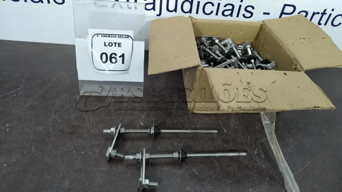 LOTE 061 - 01 CAIXA COM PARAFUSOS DE FIXAÇÃO METÁLICO M10 X 250MM AÇO INOX.  (NO ESTADO) ATENÇÃO! FAZER A VISITAÇÃO ANTES DE ARREMATAR, NÃO SABEMOS SE FUNCIONA, LEILÃO NÃO TEM GARANTIA E NEM DEVOLUÇÃO, SUJEITO A POSSÍVEIS AVARIAS VISÍVEIS/OCULTAS E/OU 