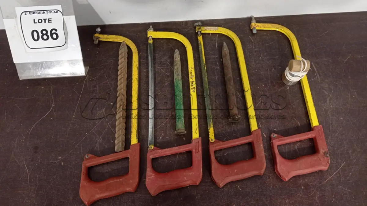 LOTE 086 - 04 ARCOS DE SERRA, 3 PONTEIROS E 01 PRUMO.  (NO ESTADO) ATENÇÃO! FAZER A VISITAÇÃO ANTES DE ARREMATAR, NÃO SABEMOS SE FUNCIONA, LEILÃO NÃO TEM GARANTIA E NEM DEVOLUÇÃO, SUJEITO A POSSÍVEIS AVARIAS VISÍVEIS/OCULTAS E/OU AUSÊNCIA DE COMPONENTES.