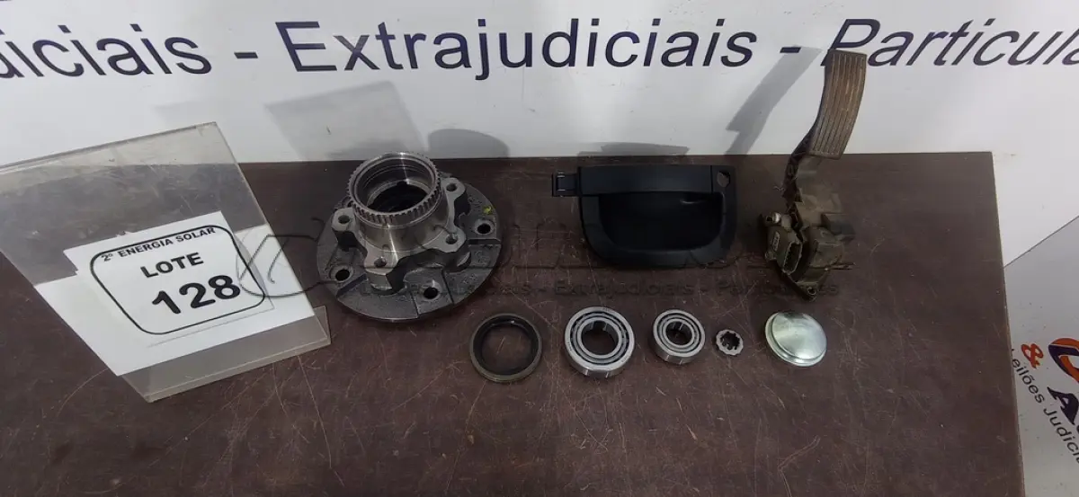 LOTE 128 - 01 REPARO DE RODA DIANTEIRA K2500 2.5 16VE 01 CUBO DE RODA KIA BONGO16V COM ABS. (NO ESTADO) ATENÇÃO! FAZER A VISITAÇÃO ANTES DE ARREMATAR, NÃO SABEMOS SE FUNCIONA, LEILÃO NÃO TEM GARANTIA E NEM DEVOLUÇÃO, SUJEITO A POSSÍVEIS AVARIAS VISÍVEIS/OCULTAS E/OU AUSÊNCIA DE COMPONENTES.