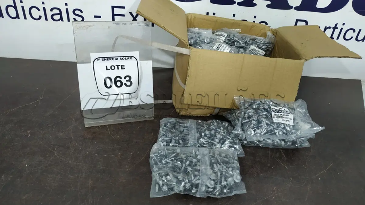 LOTE 063 - 01 CAIXA COM PARAFUSOS SEXTAVADOS AUTO BROCANTE 5.5X25. (NO ESTADO) ATENÇÃO! FAZER A VISITAÇÃO ANTES DE ARREMATAR, NÃO SABEMOS SE FUNCIONA, LEILÃO NÃO TEM GARANTIA E NEM DEVOLUÇÃO, SUJEITO A POSSÍVEIS AVARIAS VISÍVEIS/OCULTAS E/OU AUSÊNCIA DE COMPONENTES.