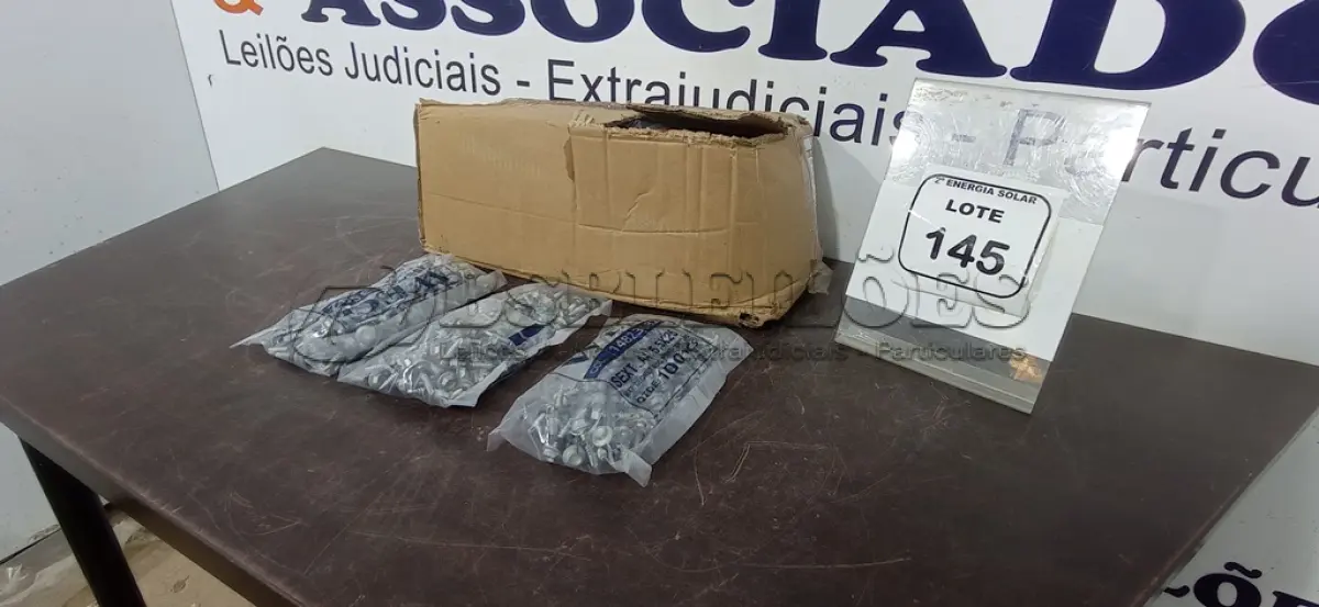 LOTE 145 - 01 CAIXA COM PARAFUSOS SEXTAVADOS AUTO BROCANTE 5.5X25. (NO ESTADO) ATENÇÃO! FAZER A VISITAÇÃO ANTES DE ARREMATAR, NÃO SABEMOS SE FUNCIONA, LEILÃO NÃO TEM GARANTIA E NEM DEVOLUÇÃO, SUJEITO A POSSÍVEIS AVARIAS VISÍVEIS/OCULTAS E/OU AUSÊNCIA DE COMPONENTES.