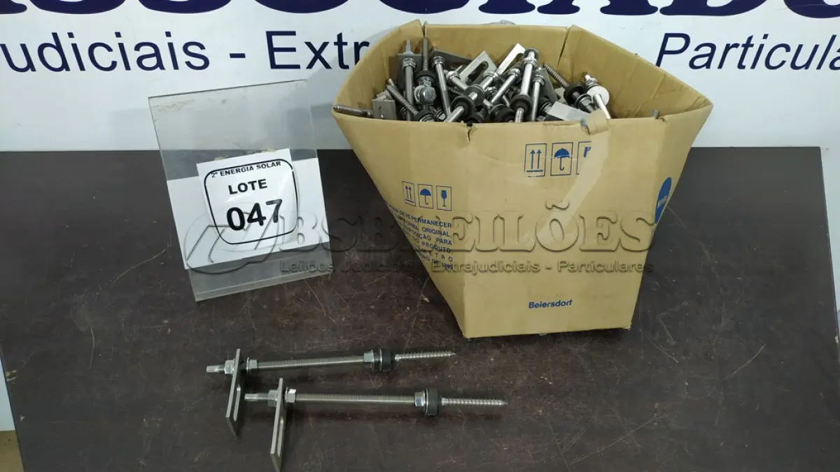 LOTE 047 - 01 CAIXA COM PARAFUSOS DE FIXAÇÃO METÁLICO M10 X 250MM AÇO INOX.  (NO ESTADO) ATENÇÃO! FAZER A VISITAÇÃO ANTES DE ARREMATAR, NÃO SABEMOS SE FUNCIONA, LEILÃO NÃO TEM GARANTIA E NEM DEVOLUÇÃO, SUJEITO A POSSÍVEIS AVARIAS VISÍVEIS/OCULTAS E/OU AUSÊNCIA DE COMPONENTES.