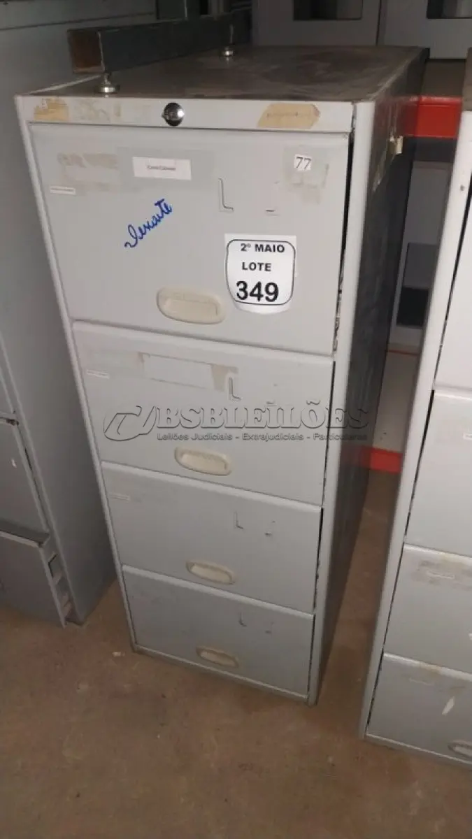 LOTE 349 - 01 ARQUIVO DE AÇO COM 04 GAVETAS. (NO ESTADO) ATENÇÃO! FAZER A VISITAÇÃO ANTES DE ARREMATAR, NÃO SABEMOS SE FUNCIONA, LEILÃO NÃO TEM GARANTIA E NEM DEVOLUÇÃO, SUJEITO A POSSÍVEIS AVARIAS VISÍVEIS/OCULTAS E/OU AUSÊNCIA DE COMPONENTES.