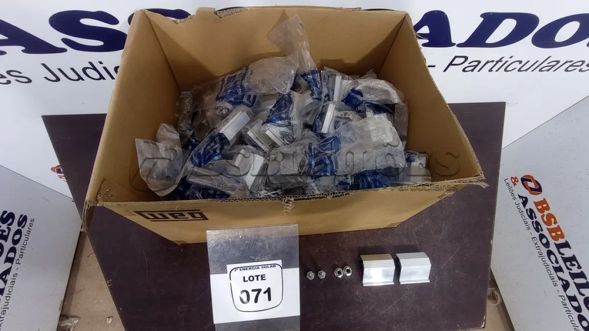 LOTE 071 - 01 CAIXA COM SUPORTES PARA MICRO INVERSOR WEG METÁLICO. (NO ESTADO) ATENÇÃO! FAZER A VISITAÇÃO ANTES DE ARREMATAR, NÃO SABEMOS SE FUNCIONA, LEILÃO NÃO TEM GARANTIA E NEM DEVOLUÇÃO, SUJEITO A POSSÍVEIS AVARIAS VISÍVEIS/OCULTAS E/OU AUSÊNCIA DE COMPONENTES.