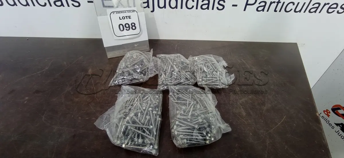 LOTE 098 - 01 LOTE COM PARAFUSOS AUTO BROCANTE EM INOX. (NO ESTADO) ATENÇÃO! FAZER A VISITAÇÃO ANTES DE ARREMATAR, NÃO SABEMOS SE FUNCIONA, LEILÃO NÃO TEM GARANTIA E NEM DEVOLUÇÃO, SUJEITO A POSSÍVEIS AVARIAS VISÍVEIS/OCULTAS E/OU AUSÊNCIA DE COMPONENTES.