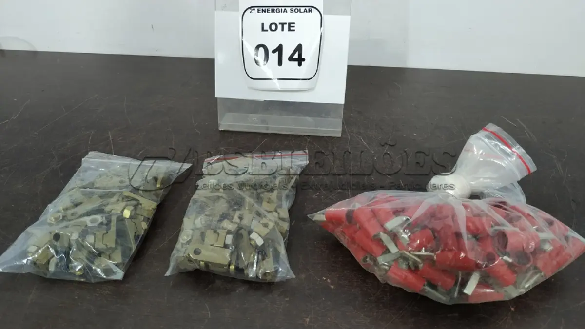 LOTE 014 - 01 LOTE COM TERMINAIS PARA CABOS. (NO ESTADO) ATENÇÃO! FAZER A VISITAÇÃO ANTES DE ARREMATAR, NÃO SABEMOS SE FUNCIONA, LEILÃO NÃO TEM GARANTIA E NEM DEVOLUÇÃO, SUJEITO A POSSÍVEIS AVARIAS VISÍVEIS/OCULTAS E/OU AUSÊNCIA DE COMPONENTES.