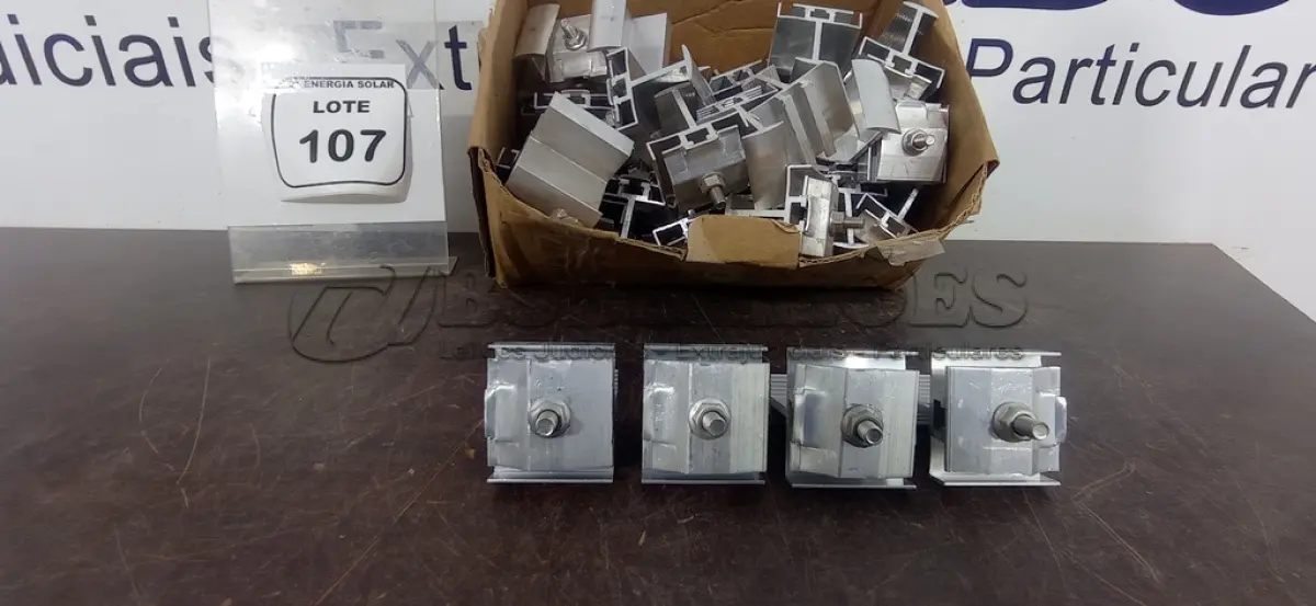 LOTE 107 - 01 LOTE COM TERMINAIS DIVERSOS. (NO ESTADO) ATENÇÃO! FAZER A VISITAÇÃO ANTES DE ARREMATAR, NÃO SABEMOS SE FUNCIONA, LEILÃO NÃO TEM GARANTIA E NEM DEVOLUÇÃO, SUJEITO A POSSÍVEIS AVARIAS VISÍVEIS/OCULTAS E/OU AUSÊNCIA DE COMPONENTES.