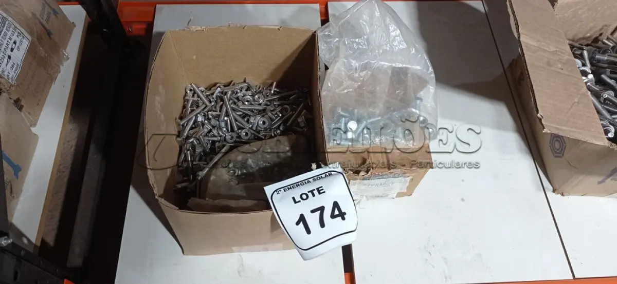 LOTE 174 - 01 LOTE COM PARAFUSOS E PORCAS DIVERSAS. (NO ESTADO) ATENÇÃO! FAZER A VISITAÇÃO ANTES DE ARREMATAR, NÃO SABEMOS SE FUNCIONA, LEILÃO NÃO TEM GARANTIA E NEM DEVOLUÇÃO, SUJEITO A POSSÍVEIS AVARIAS VISÍVEIS/OCULTAS E/OU AUSÊNCIA DE COMPONENTES.
