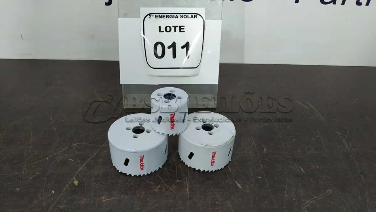 LOTE 011 - 02 SERRAS COPO 76MM MARCA MAKITA E 01 SERRA COPO 48 MM MARCA MAKITA. (NO ESTADO) ATENÇÃO! FAZER A VISITAÇÃO ANTES DE ARREMATAR, NÃO SABEMOS SE FUNCIONA, LEILÃO NÃO TEM GARANTIA E NEM DEVOLUÇÃO, SUJEITO A POSSÍVEIS AVARIAS VISÍVEIS/OCULTAS E/OU AUSÊNCIA DE COMPONENTES.