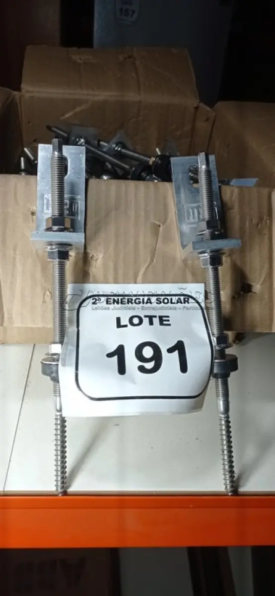 LOTE 191 - 01 CAIXA COM PARAFUSOS DE FIXAÇÃO METÁLICO M10 X 250MM AÇO INOX.  (NO ESTADO) ATENÇÃO! FAZER A VISITAÇÃO ANTES DE ARREMATAR, NÃO SABEMOS SE FUNCIONA, LEILÃO NÃO TEM GARANTIA E NEM DEVOLUÇÃO, SUJEITO A POSSÍVEIS AVARIAS VISÍVEIS/OCULTAS E/OU AUSÊNCIA DE COMPONENTES.