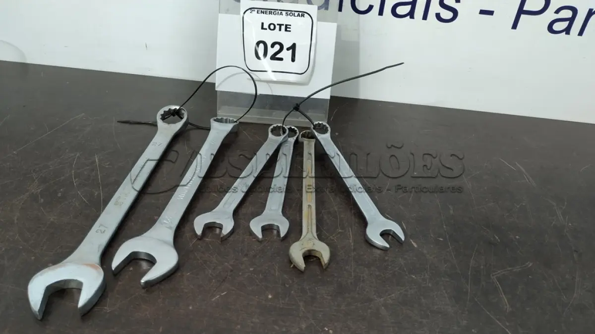LOTE 021 - 02 CHAVES COMBINADAS N* 27 E 04 CHAVES COMBINADA N* 18. (NO ESTADO) ATENÇÃO! FAZER A VISITAÇÃO ANTES DE ARREMATAR, NÃO SABEMOS SE FUNCIONA, LEILÃO NÃO TEM GARANTIA E NEM DEVOLUÇÃO, SUJEITO A POSSÍVEIS AVARIAS VISÍVEIS/OCULTAS E/OU AUSÊNCIA DE COMPONENTES.