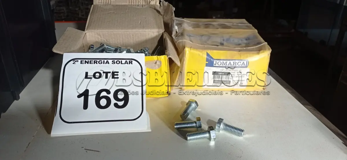 LOTE 169 - 03 CAIXAS COM PARAFUSOS SEXTAVADOS 3/8X1. (NO ESTADO) ATENÇÃO! FAZER A VISITAÇÃO ANTES DE ARREMATAR, NÃO SABEMOS SE FUNCIONA, LEILÃO NÃO TEM GARANTIA E NEM DEVOLUÇÃO, SUJEITO A POSSÍVEIS AVARIAS VISÍVEIS/OCULTAS E/OU AUSÊNCIA DE COMPONENTES.
