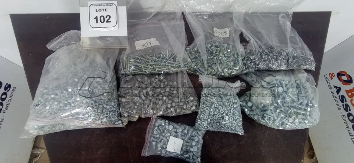LOTE 102 - 01 LOTE COM PARAFUSOS DIVERSOS E PORCAS DIVERSAS. (NO ESTADO) ATENÇÃO! FAZER A VISITAÇÃO ANTES DE ARREMATAR, NÃO SABEMOS SE FUNCIONA, LEILÃO NÃO TEM GARANTIA E NEM DEVOLUÇÃO, SUJEITO A POSSÍVEIS AVARIAS VISÍVEIS/OCULTAS E/OU AUSÊNCIA DE COMPONENTES.