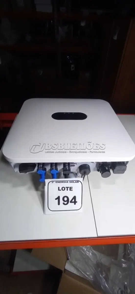 LOTE 194 - 01 INVERSOR SOLAR INVERT SIW300H M020 (NO ESTADO) ATENÇÃO! FAZER A VISITAÇÃO ANTES DE ARREMATAR, NÃO SABEMOS SE FUNCIONA, LEILÃO NÃO TEM GARANTIA E NEM DEVOLUÇÃO, SUJEITO A POSSÍVEIS AVARIAS VISÍVEIS/OCULTAS