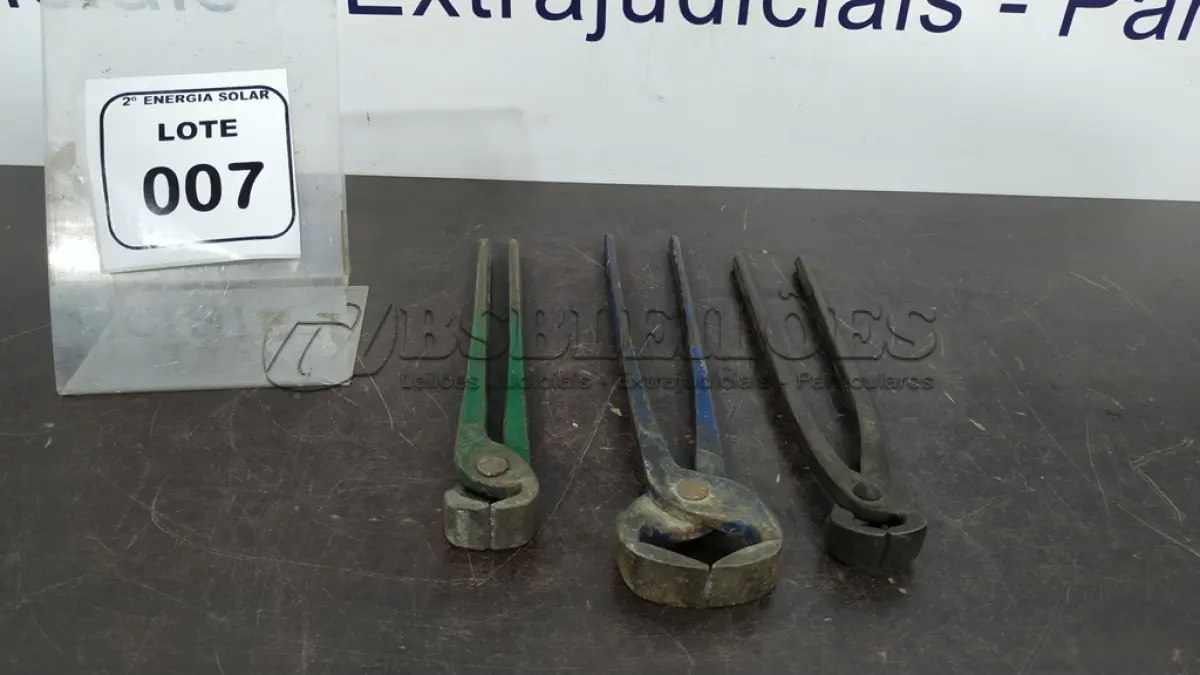 LOTE 007 - 03 TURQUESAS. (NO ESTADO) ATENÇÃO! FAZER A VISITAÇÃO ANTES DE ARREMATAR, NÃO SABEMOS SE FUNCIONA, LEILÃO NÃO TEM GARANTIA E NEM DEVOLUÇÃO, SUJEITO A POSSÍVEIS AVARIAS VISÍVEIS/OCULTAS E/OU AUSÊNCIA DE COMPONENTES.