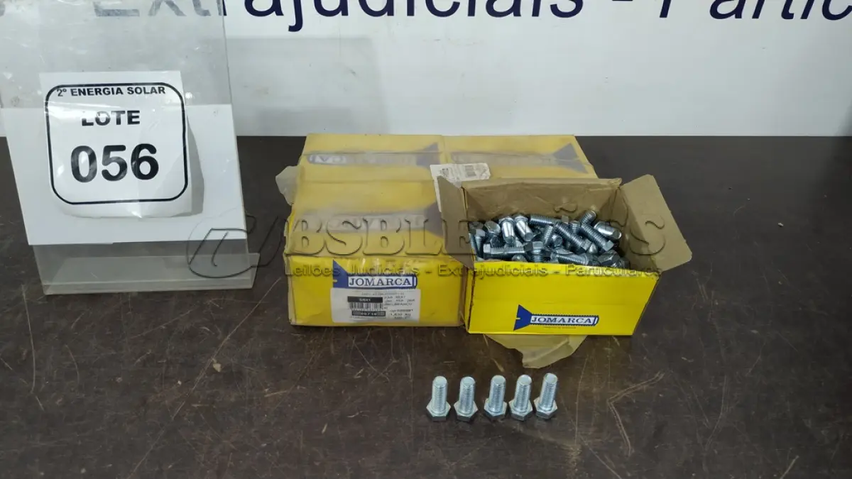 LOTE 056 - 04 CAIXAS COM PARAFUSOS SEXTAVADOS 3/8X1. (NO ESTADO) ATENÇÃO! FAZER A VISITAÇÃO ANTES DE ARREMATAR, NÃO SABEMOS SE FUNCIONA, LEILÃO NÃO TEM GARANTIA E NEM DEVOLUÇÃO, SUJEITO A POSSÍVEIS AVARIAS VISÍVEIS/OCULTAS E/OU AUSÊNCIA DE COMPONENTES.