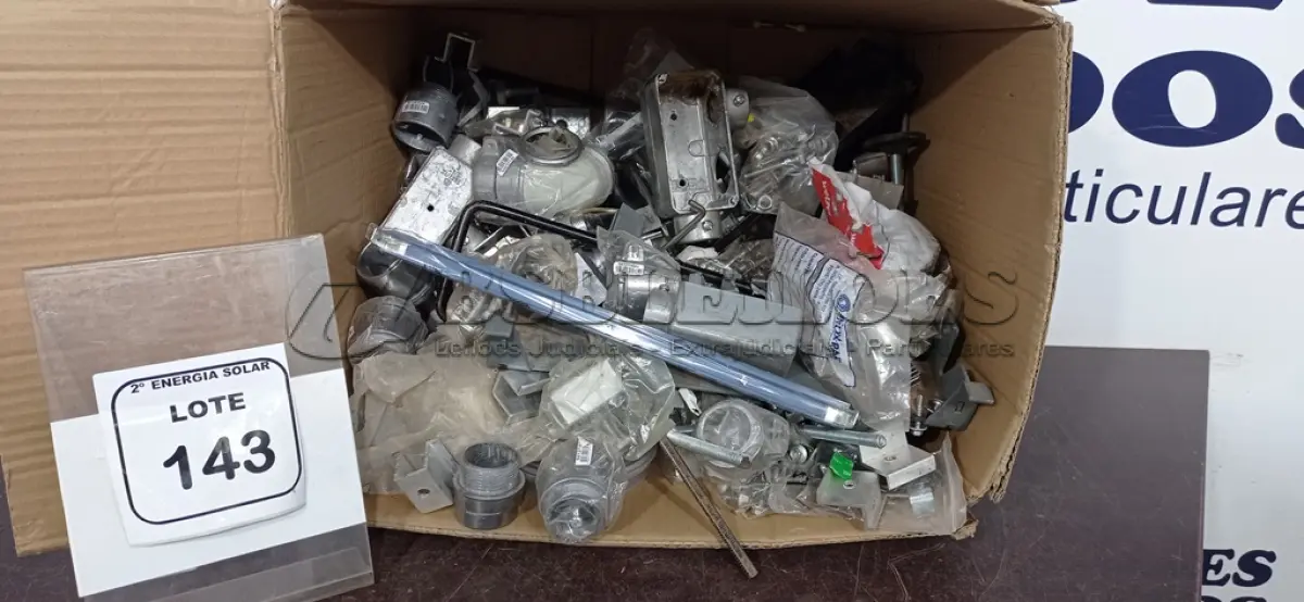 LOTE 143 - 01 LOTE COM MATERIAIS DIVERSOS EM ALUMÍNIO. (NO ESTADO) ATENÇÃO! FAZER A VISITAÇÃO ANTES DE ARREMATAR, NÃO SABEMOS SE FUNCIONA, LEILÃO NÃO TEM GARANTIA E NEM DEVOLUÇÃO, SUJEITO A POSSÍVEIS AVARIAS VISÍVEIS/OCULTAS E/OU AUSÊNCIA DE COMPONENTES.