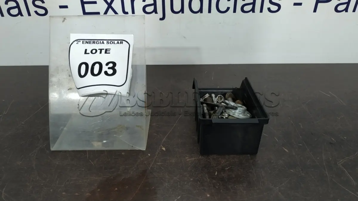 LOTE 003 - 01 CAIXA COM CHAVE PARA MANDRIL E CHAVES MAGNÉTICAS DIVERSAS. (NO ESTADO) ATENÇÃO! FAZER A VISITAÇÃO ANTES DE ARREMATAR, NÃO SABEMOS SE FUNCIONA, LEILÃO NÃO TEM GARANTIA E NEM DEVOLUÇÃO, SUJEITO A POSSÍVEIS AVARIAS VISÍVEIS/OCULTAS E/OU AUSÊNCIA DE COMPONENTES.