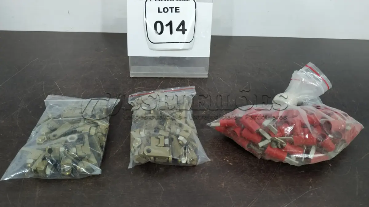 LOTE 014 - 01 LOTE COM TERMINAIS PARA CABOS. (NO ESTADO) ATENÇÃO! FAZER A VISITAÇÃO ANTES DE ARREMATAR, NÃO SABEMOS SE FUNCIONA, LEILÃO NÃO TEM GARANTIA E NEM DEVOLUÇÃO, SUJEITO A POSSÍVEIS AVARIAS VISÍVEIS/OCULTAS E/OU AUSÊNCIA DE COMPONENTES.