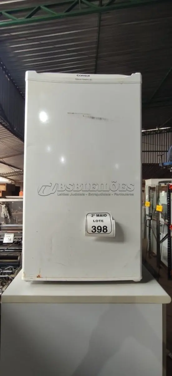 LOTE 398 - 01 FRIGOBAR 220V MARCA CONSUL. (NO ESTADO) ATENÇÃO! FAZER A VISITAÇÃO ANTES DE ARREMATAR, NÃO SABEMOS SE FUNCIONA, LEILÃO NÃO TEM GARANTIA E NEM DEVOLUÇÃO, SUJEITO A POSSÍVEIS AVARIAS VISÍVEIS/OCULTAS E/OU AUSÊNCIA DE COMPONENTES.