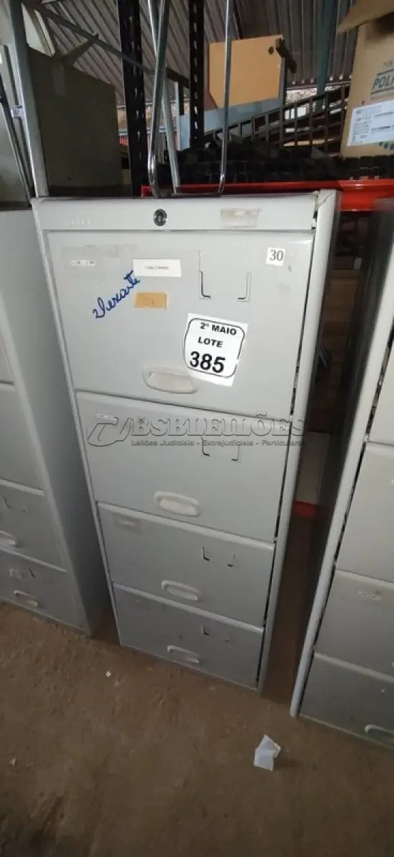 LOTE 385 - 01 ARQUIVO DE AÇO COM 04 GAVETAS. (NO ESTADO) ATENÇÃO! FAZER A VISITAÇÃO ANTES DE ARREMATAR, NÃO SABEMOS SE FUNCIONA, LEILÃO NÃO TEM GARANTIA E NEM DEVOLUÇÃO, SUJEITO A POSSÍVEIS AVARIAS VISÍVEIS/OCULTAS E/OU AUSÊNCIA DE COMPONENTES.