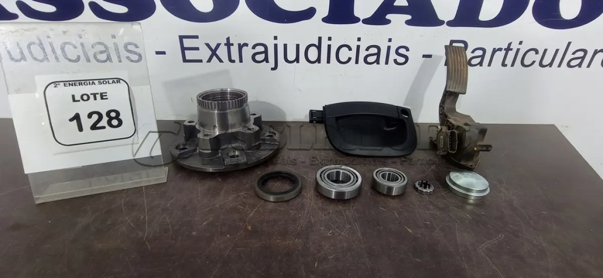 LOTE 128 - 01 REPARO DE RODA DIANTEIRA K2500 2.5 16VE 01 CUBO DE RODA KIA BONGO16V COM ABS. (NO ESTADO) ATENÇÃO! FAZER A VISITAÇÃO ANTES DE ARREMATAR, NÃO SABEMOS SE FUNCIONA, LEILÃO NÃO TEM GARANTIA E NEM DEVOLUÇÃO, SUJEITO A POSSÍVEIS AVARIAS VISÍVEIS/OCULTAS E/OU AUSÊNCIA DE COMPONENTES.