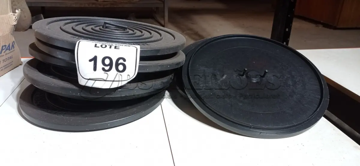 LOTE 196 - 10 TAMPAS PARA PRA RAIOS. (NO ESTADO) ATENÇÃO! FAZER A VISITAÇÃO ANTES DE ARREMATAR, NÃO SABEMOS SE FUNCIONA, LEILÃO NÃO TEM GARANTIA E NEM DEVOLUÇÃO, SUJEITO A POSSÍVEIS AVARIAS VISÍVEIS/OCULTAS E/OU AUSÊNCIA DE COMPONENTES.