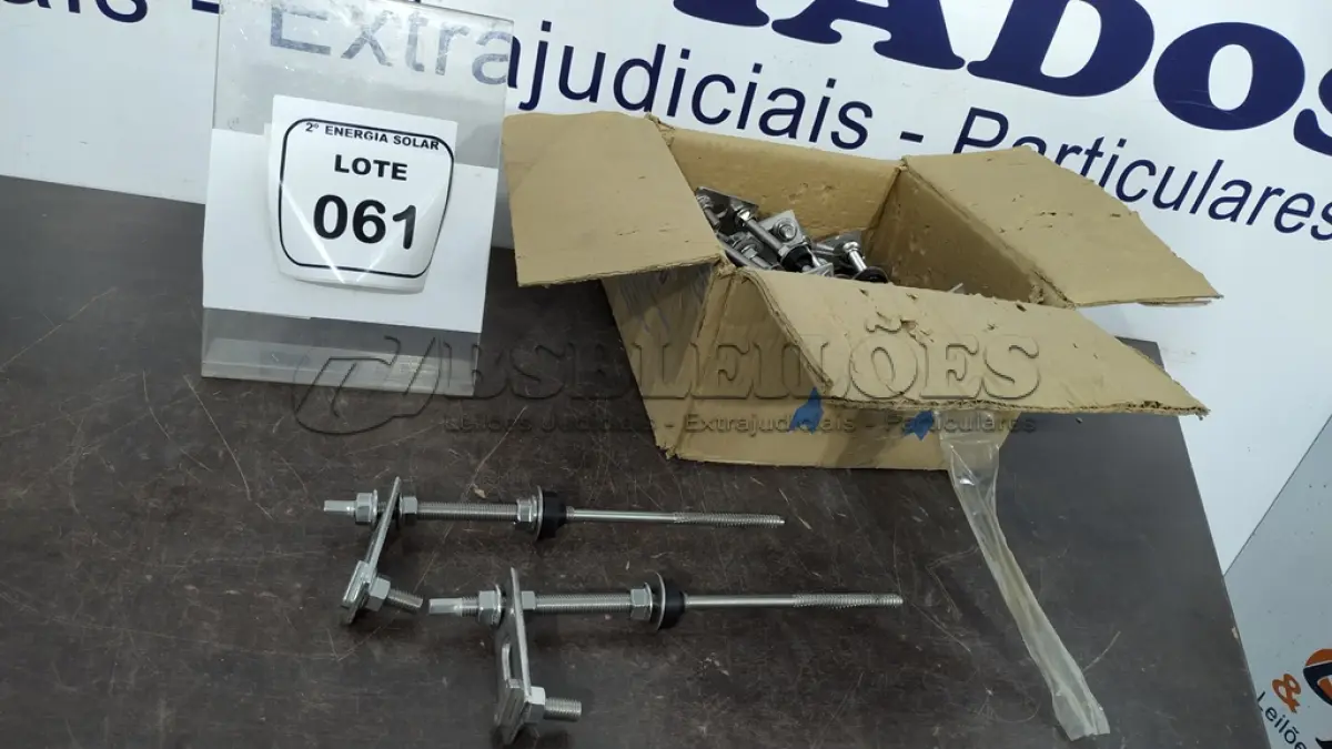 LOTE 061 - 01 CAIXA COM PARAFUSOS DE FIXAÇÃO METÁLICO M10 X 250MM AÇO INOX.  (NO ESTADO) ATENÇÃO! FAZER A VISITAÇÃO ANTES DE ARREMATAR, NÃO SABEMOS SE FUNCIONA, LEILÃO NÃO TEM GARANTIA E NEM DEVOLUÇÃO, SUJEITO A POSSÍVEIS AVARIAS VISÍVEIS/OCULTAS E/OU 