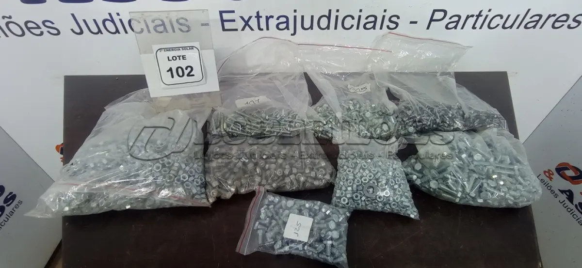LOTE 102 - 01 LOTE COM PARAFUSOS DIVERSOS E PORCAS DIVERSAS. (NO ESTADO) ATENÇÃO! FAZER A VISITAÇÃO ANTES DE ARREMATAR, NÃO SABEMOS SE FUNCIONA, LEILÃO NÃO TEM GARANTIA E NEM DEVOLUÇÃO, SUJEITO A POSSÍVEIS AVARIAS VISÍVEIS/OCULTAS E/OU AUSÊNCIA DE COMPONENTES.