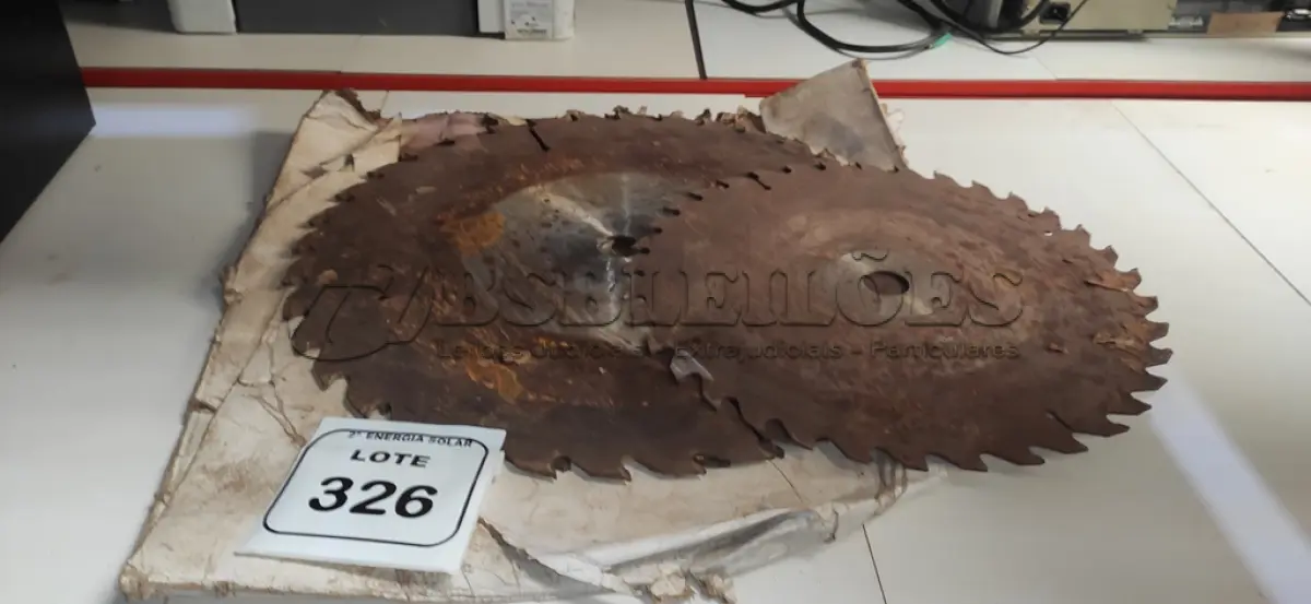 LOTE 326 - 04 DISCOS DE CORTE PARA MADEIRA. (NO ESTADO) ATENÇÃO! FAZER A VISITAÇÃO ANTES DE ARREMATAR, NÃO SABEMOS SE FUNCIONA, LEILÃO NÃO TEM GARANTIA E NEM DEVOLUÇÃO, SUJEITO A POSSÍVEIS AVARIAS VISÍVEIS/OCULTAS E/OU AUSÊNCIA DE COMPONENTES.