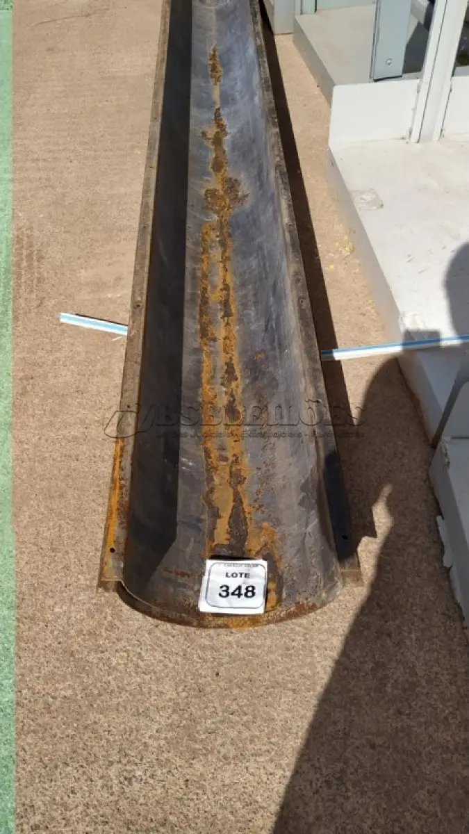 LOTE 348 - 01 PAR DE FORMA EM FERRO PARA COLUNA REDONDA. (NO ESTADO) ATENÇÃO! FAZER A VISITAÇÃO ANTES DE ARREMATAR, NÃO SABEMOS SE FUNCIONA, LEILÃO NÃO TEM GARANTIA E NEM DEVOLUÇÃO, SUJEITO A POSSÍVEIS AVARIAS VISÍVEIS/OCULTAS E/OU AUSÊNCIA DE COMPONENTES.