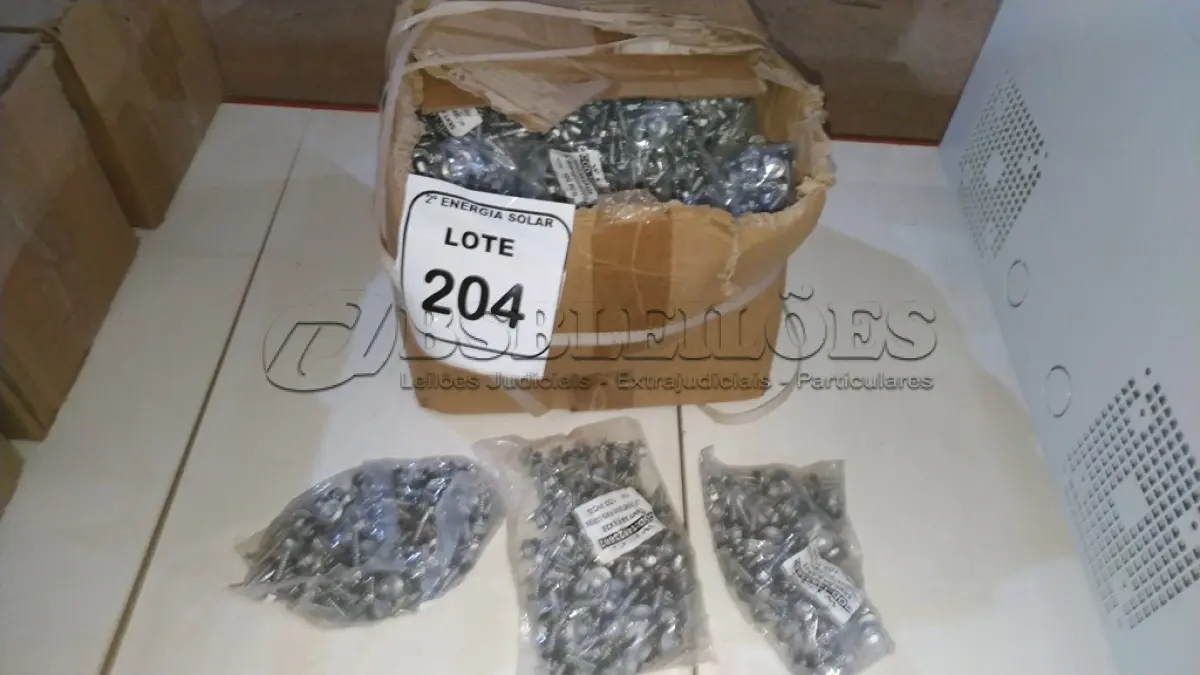 LOTE 204 - 01 CAIXA COM PARAFUSOS SEXTAVADOS AUTO BROCANTE 5.5X25. (NO ESTADO) ATENÇÃO! FAZER A VISITAÇÃO ANTES DE ARREMATAR, NÃO SABEMOS SE FUNCIONA, LEILÃO NÃO TEM GARANTIA E NEM DEVOLUÇÃO, SUJEITO A POSSÍVEIS AVARIAS VISÍVEIS/OCULTAS E/OU AUSÊNCIA DE COMPONENTES.
