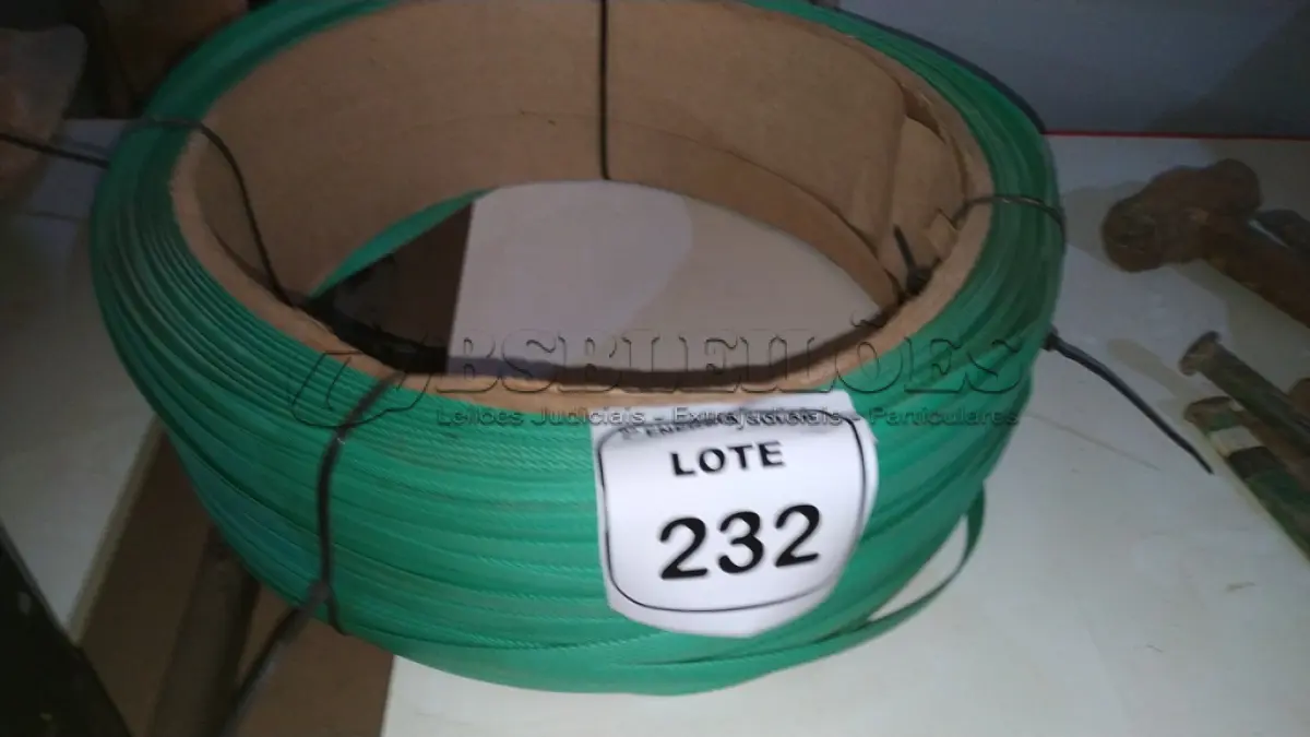 LOTE 232 - 01 ROLO DE CINTA DE ARQUEAR VERDE. (NO ESTADO) ATENÇÃO! FAZER A VISITAÇÃO ANTES DE ARREMATAR, NÃO SABEMOS SE FUNCIONA, LEILÃO NÃO TEM GARANTIA E NEM DEVOLUÇÃO, SUJEITO A POSSÍVEIS AVARIAS VISÍVEIS/OCULTAS