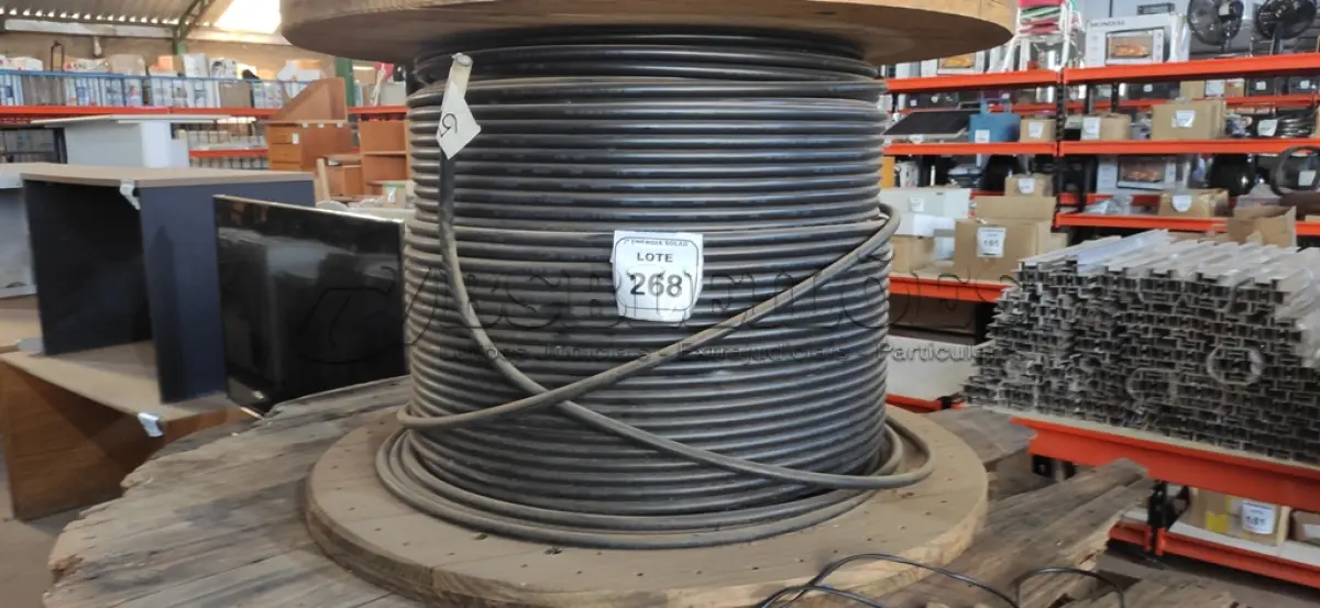 LOTE 268 - 01 CARRETEL COM 561M DE FIO 0,95MM CABO DE ALUMÍNIO ISOLADO. (NO ESTADO) ATENÇÃO! FAZER A VISITAÇÃO ANTES DE ARREMATAR, NÃO SABEMOS SE FUNCIONA, LEILÃO NÃO TEM GARANTIA E NEM DEVOLUÇÃO, SUJEITO A POSSÍVEIS AVARIAS VISÍVEIS/OCULTAS E/OU 