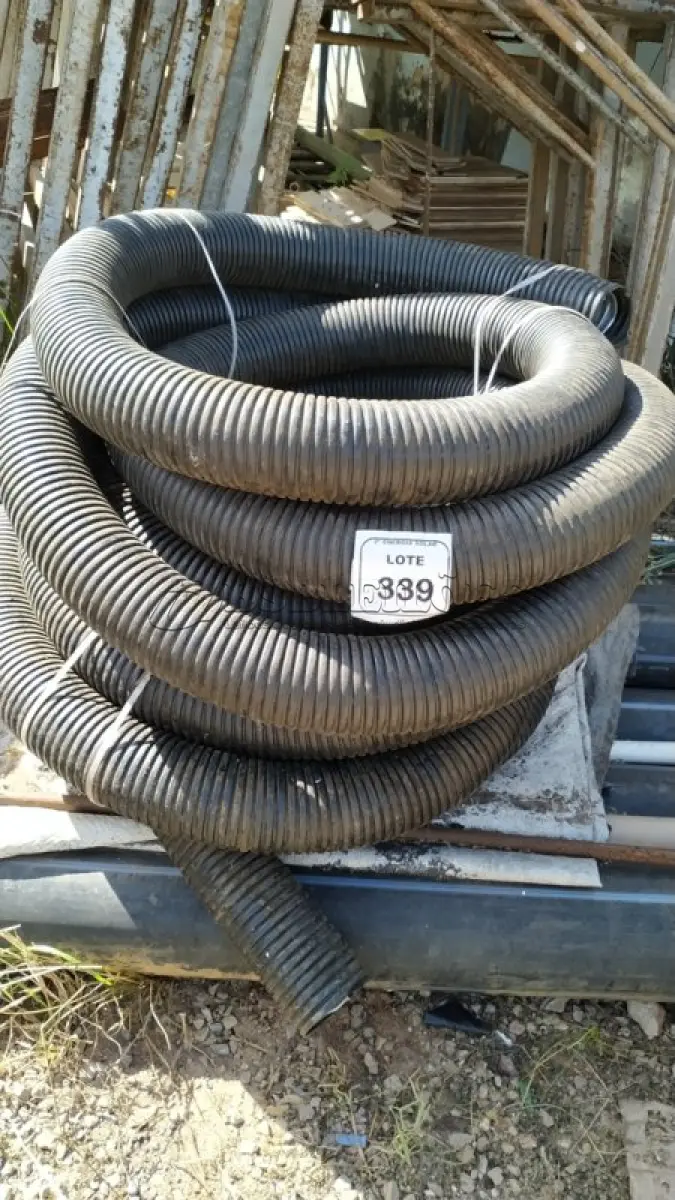 LOTE 339 - 01 LOTE COM MANGUEIRAS CORRUGADAS. (NO ESTADO) ATENÇÃO! FAZER A VISITAÇÃO ANTES DE ARREMATAR, NÃO SABEMOS SE FUNCIONA, LEILÃO NÃO TEM GARANTIA E NEM DEVOLUÇÃO, SUJEITO A POSSÍVEIS AVARIAS VISÍVEIS/OCULTAS E/OU AUSÊNCIA DE COMPONENTES.